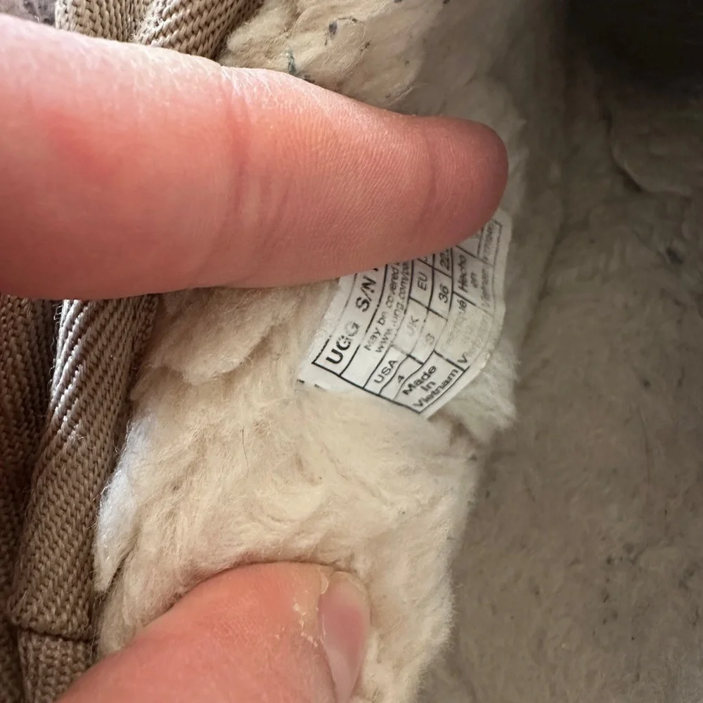 UGG Short' Classic Ultra Mini Platform Boots Sand sz 4